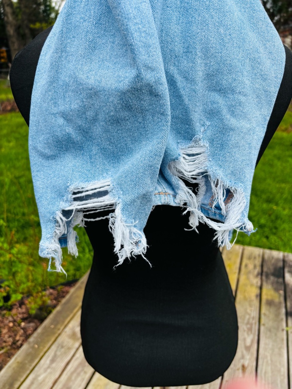 Light Wash Distressed Ripped Jeans - Picture 3 of 5